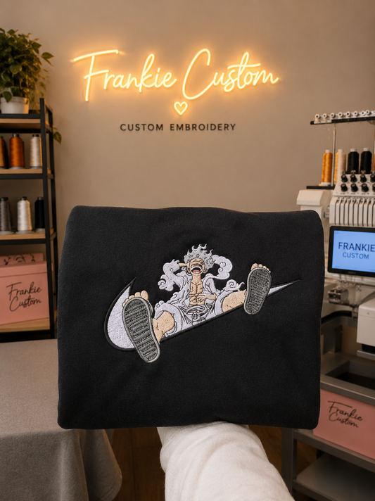 Hoodie Luffy Gear 5 – Broderie Anime
